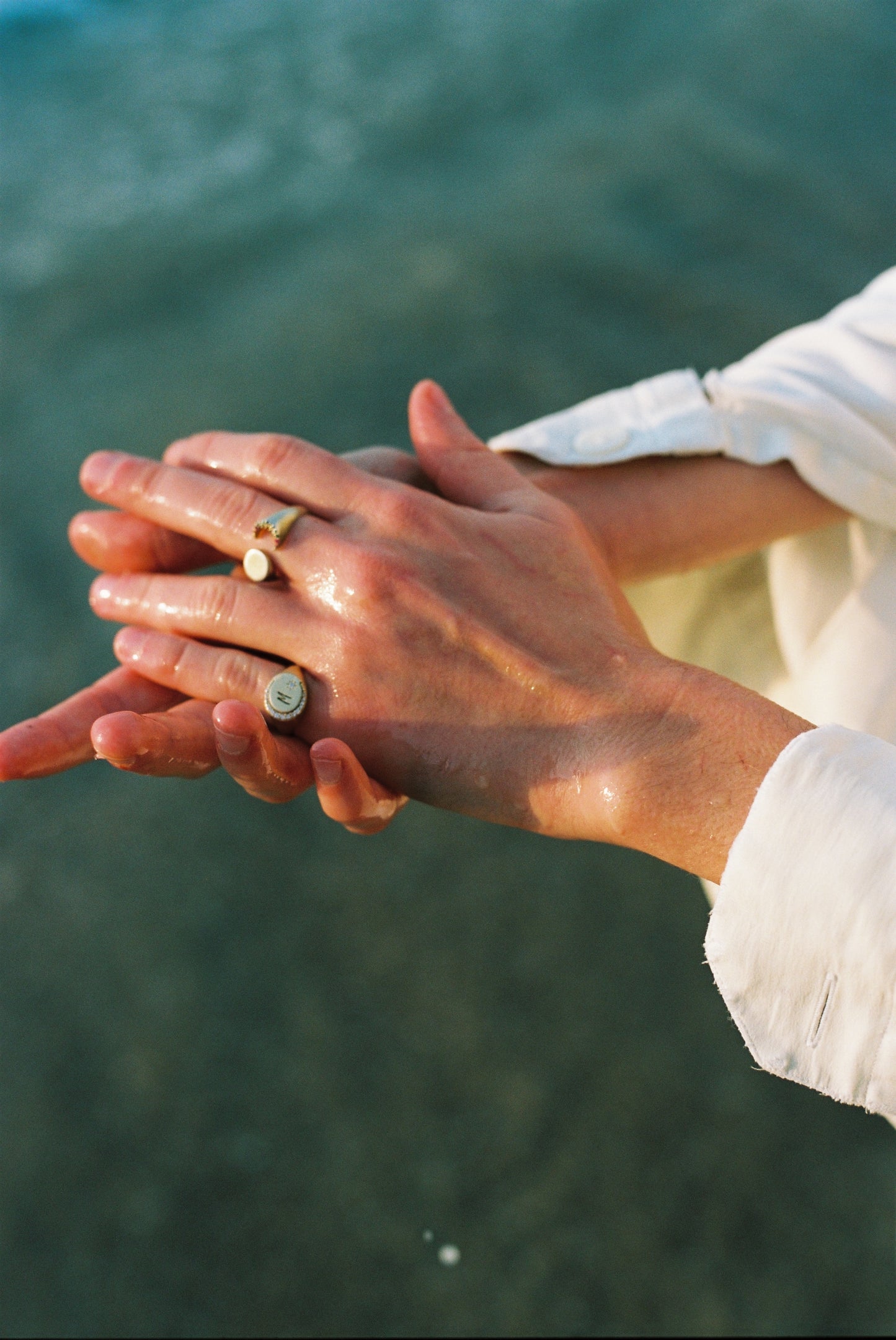 FULL MOON Ring (Diamonds)