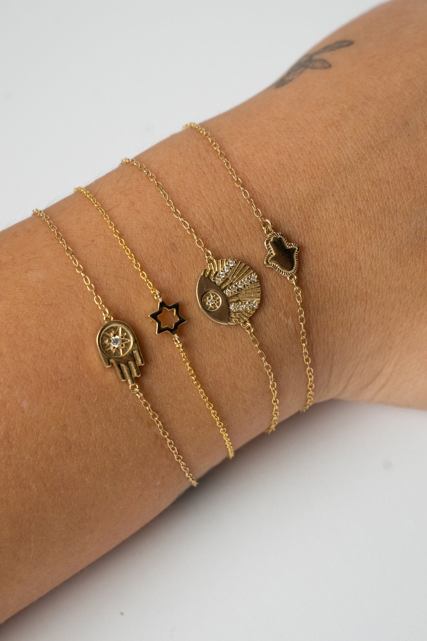 CIRCLE WITH EVIL EYE Bracelet